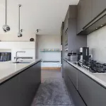Apartment Shangri-la 0202 G